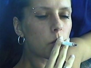 chica que fuma davidoff magnum cigarette pt 2