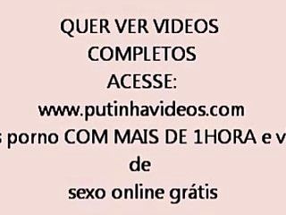 novinha linda batendo siririca caiu na net cheia de tesão